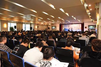 沪语新声，情系浦江——《凤凰老江连线》“上海话 上海情”文化艺术交流活动策划